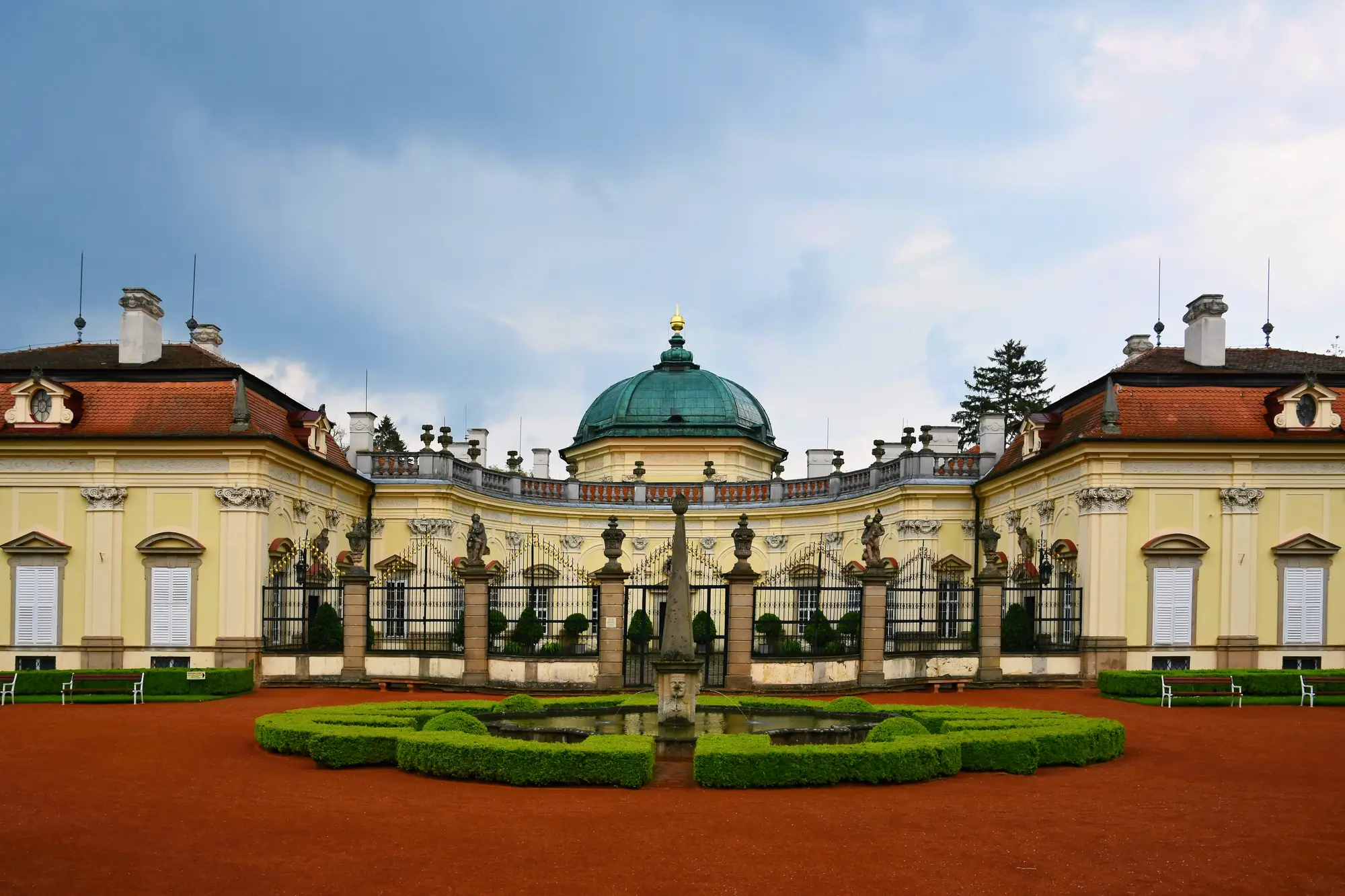 beautiful-old-castle-buchlovice-czech-republic